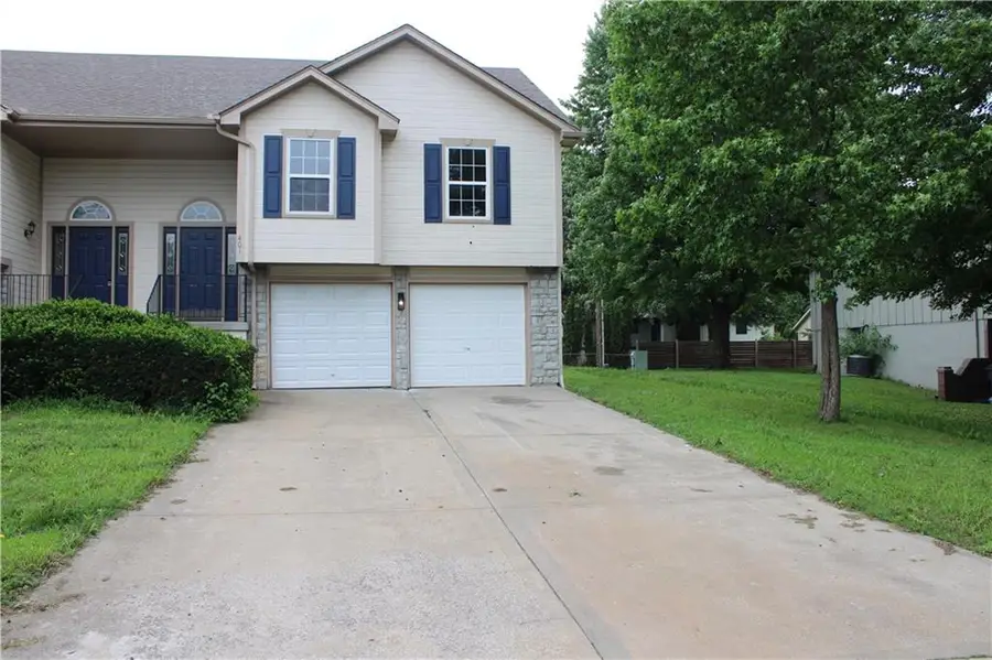 401-403 NW Highland Lane, Blue Springs, MO 64014 - #2