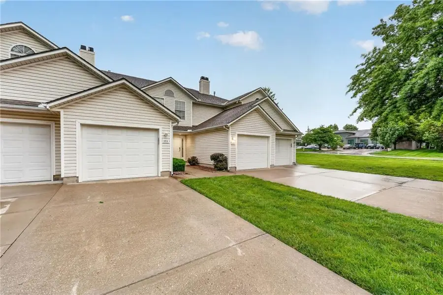 1312 SE Norwood Drive, Lees Summit, MO 64081 - #2