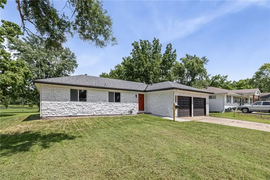 724 S Hamilton Street, Olathe, KS 66061 - #2