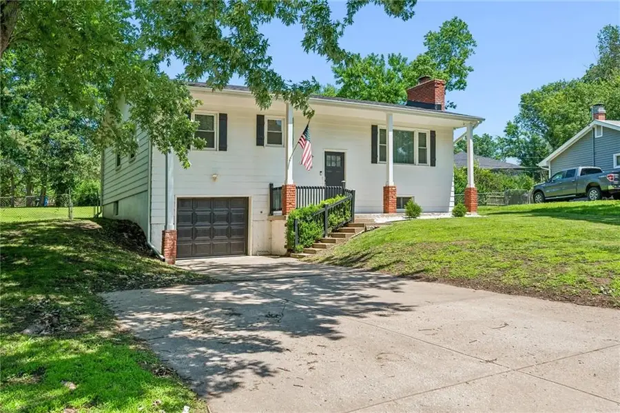 809 Lindenwood Lane, Liberty, MO 64068 - #2