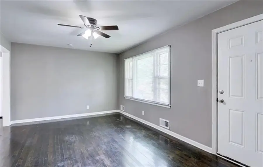 10109 Hillcrest Road, Kansas City, MO 64134 - #2