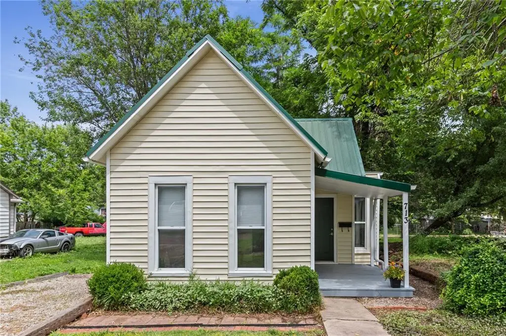 713 S Sycamore Street, Ottawa, KS 66067 - #1
