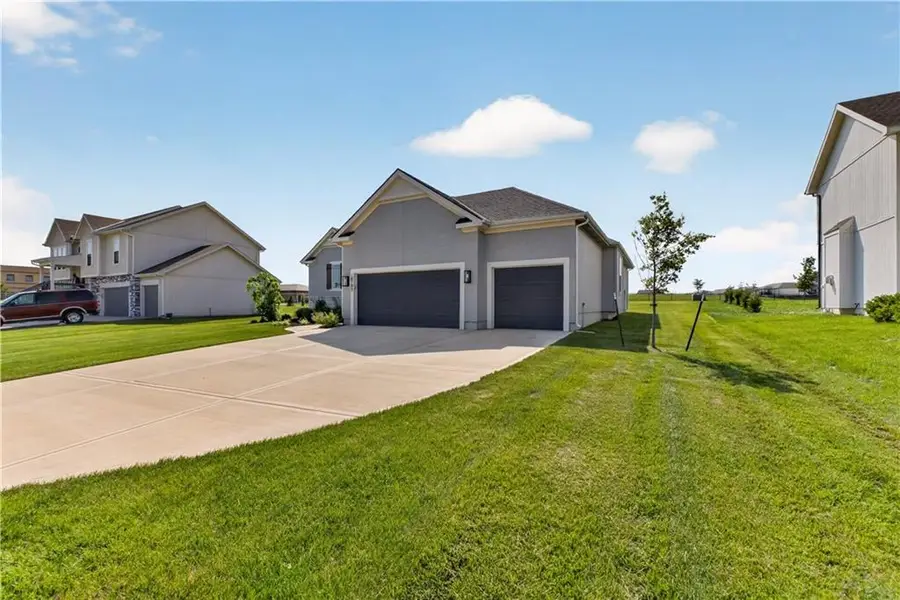 18702 Theden Street, Spring Hill, KS 66083 - #3