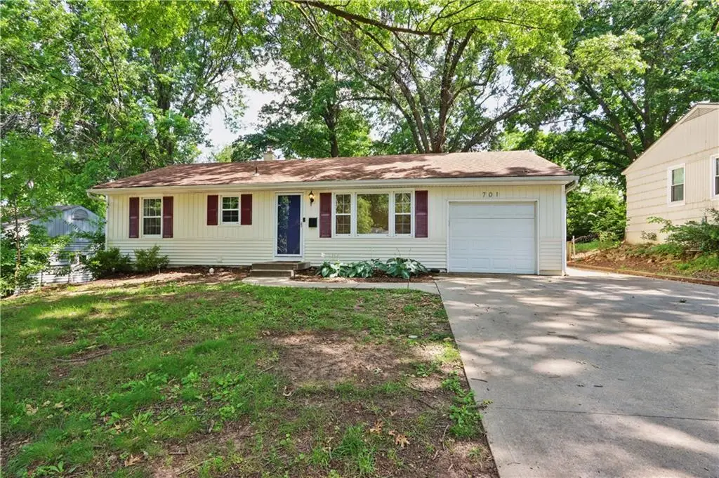 701 W 91st Street, Kansas City, MO 64114 - #1