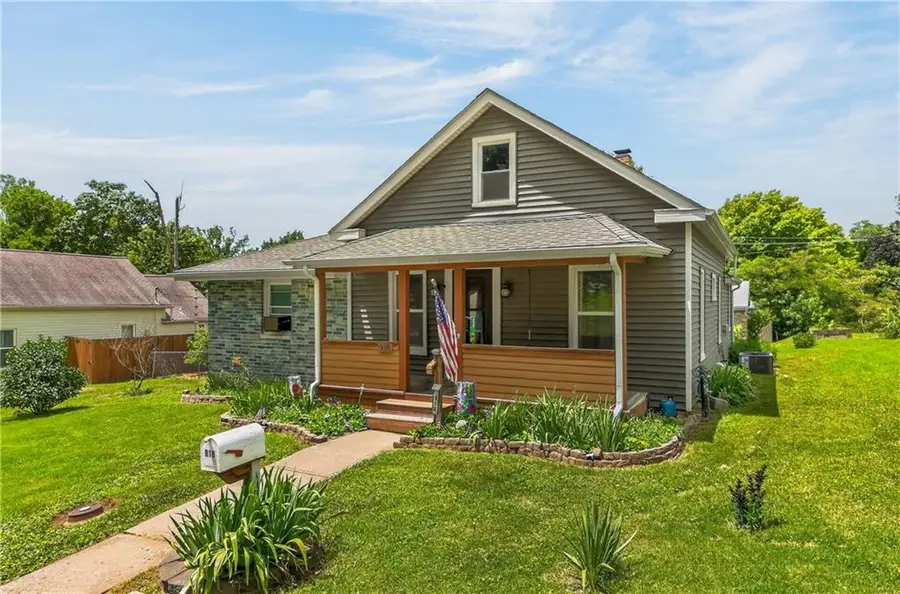 918 N Claremont Street, Sugar Creek, MO 64054 - #2