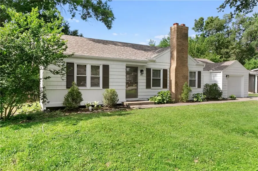 217 W 96th Terrace, Kansas City, MO 64114 - #2