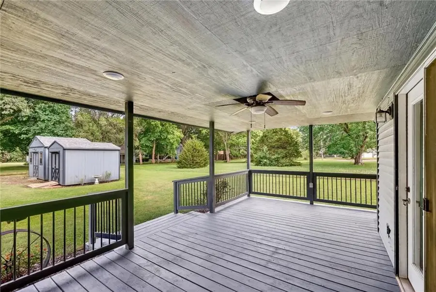 3303 W 2nd Street, Coffeyville, KS 67337 - #3