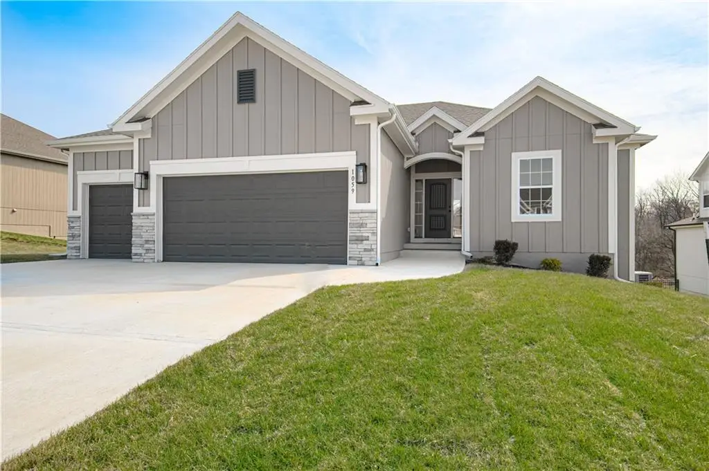 605 E 13th Street, Kearney, MO 64060 - #1