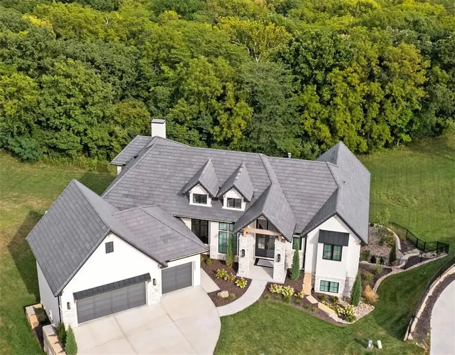 7390 N National Drive, Parkville, MO 64152 - #3