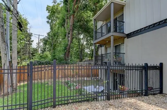 4157 Roanoke Road #12, Kansas City, MO 64111 - #3
