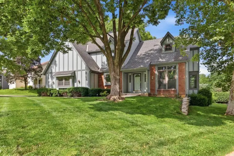 8700 W 113th Street, Overland Park, KS 66210 - #2