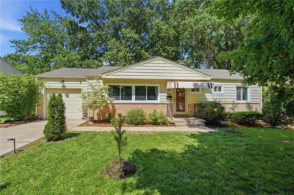 9908 Harrison Street, Kansas City, MO 64131