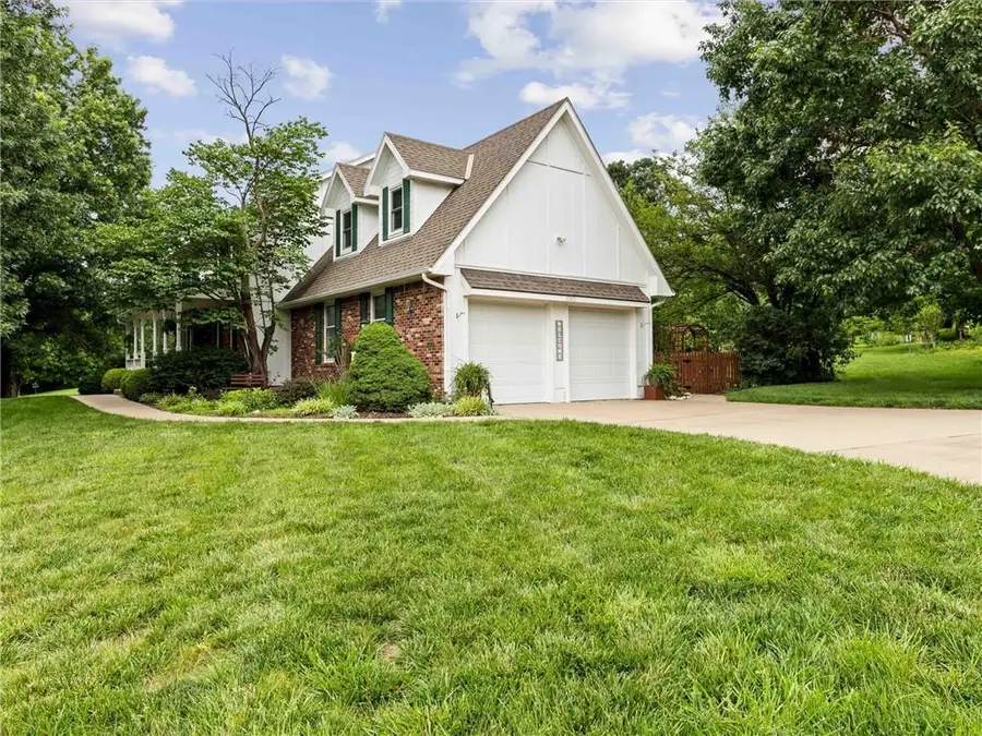 13842 Harbor Drive, Bonner Springs, KS 66012 - #2