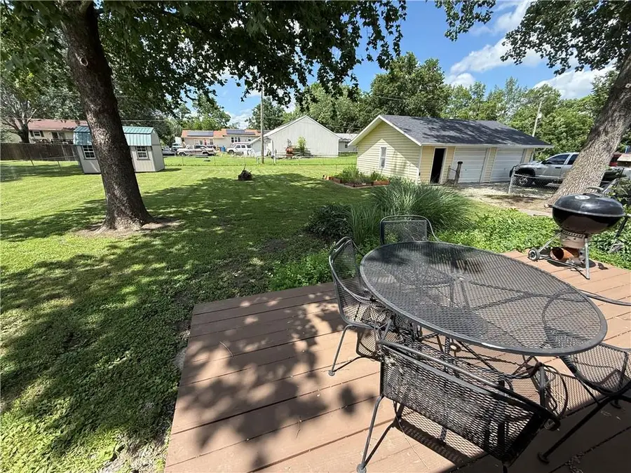 702 E Grand Avenue, Lacygne, KS 66040 - #3