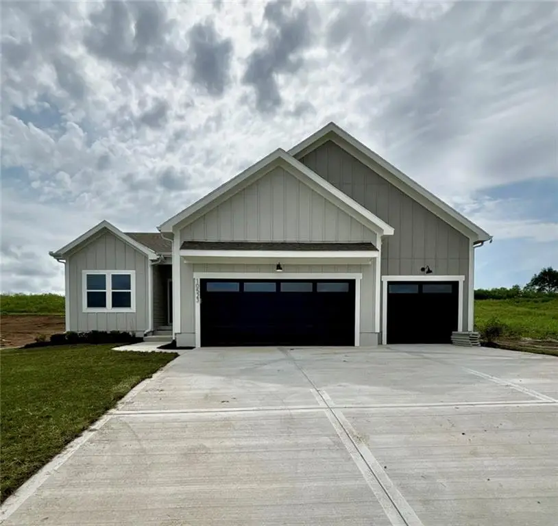 8939 SW 6th Street, Blue Springs, MO 64064 - #2