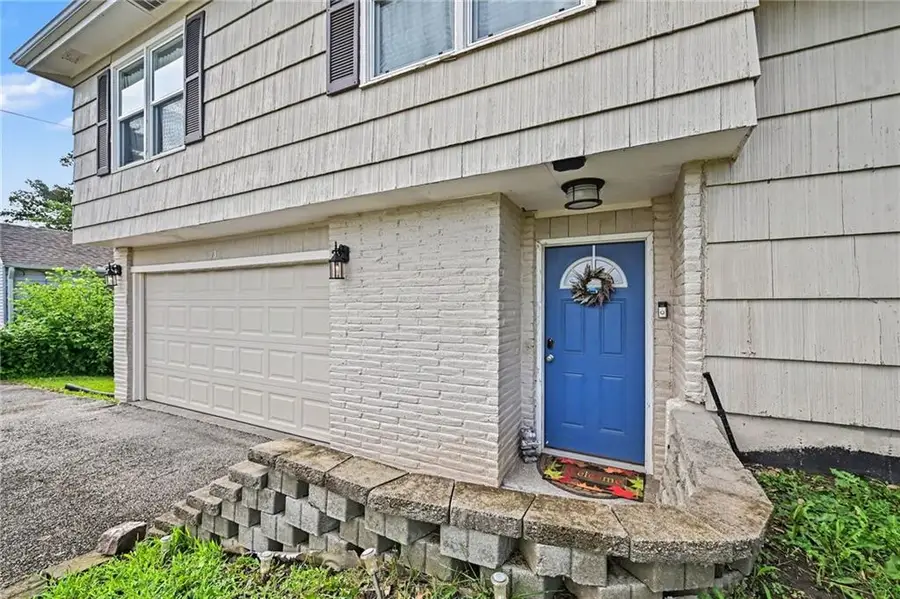 13 NW Englewood Court, Gladstone, MO 64118 - #3