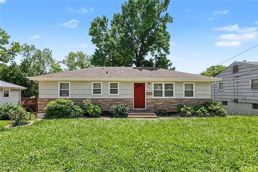7601 E 76th Street, Kansas City, MO 64138 - #1