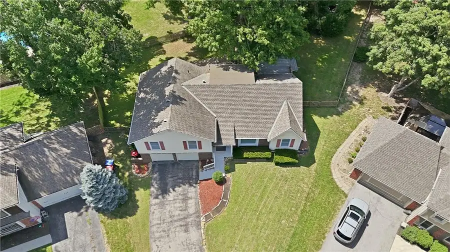 10230 Oakmont Circle, Lenexa, KS 66215 - #2