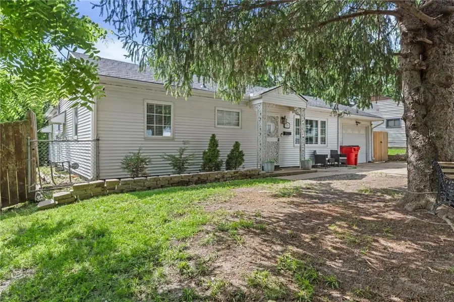 5308 N Michigan Avenue, Kansas City, MO 64118 - #2