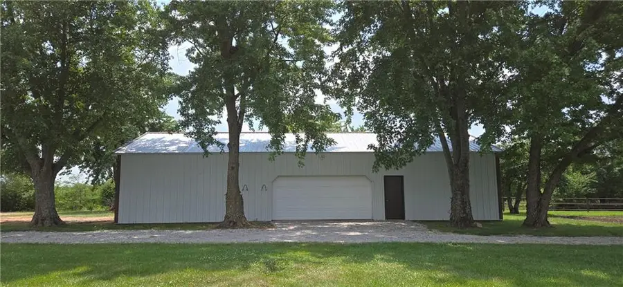 31755 W 375th Street, Osawatomie, KS 66064 - #2
