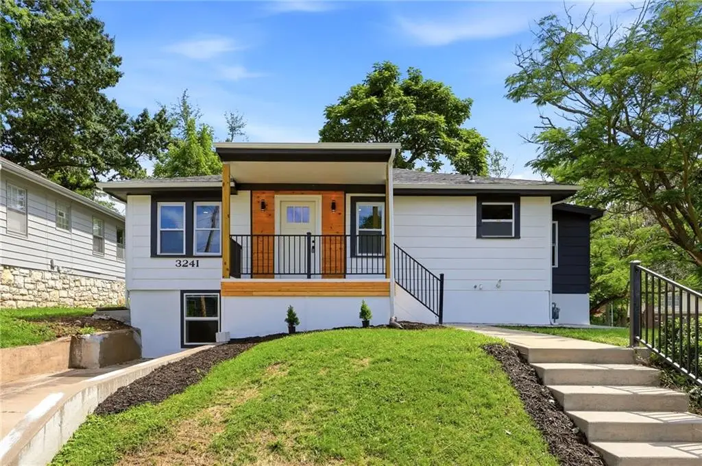 3241 W 42nd Avenue, Kansas City, KS 66103 - #1
