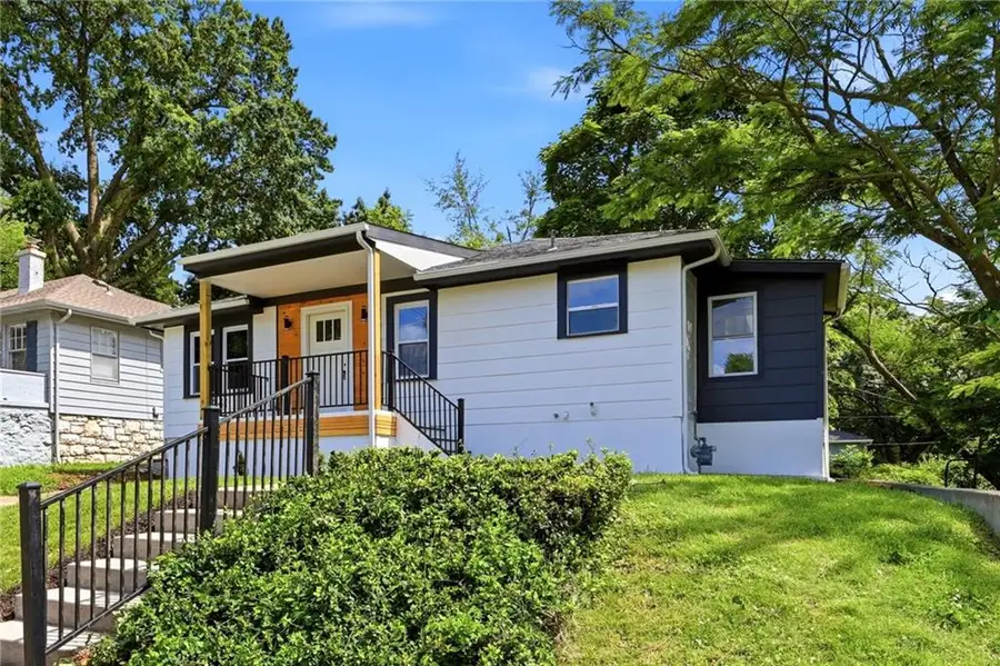3241 W 42nd Avenue, Kansas City, KS 66103 - #3
