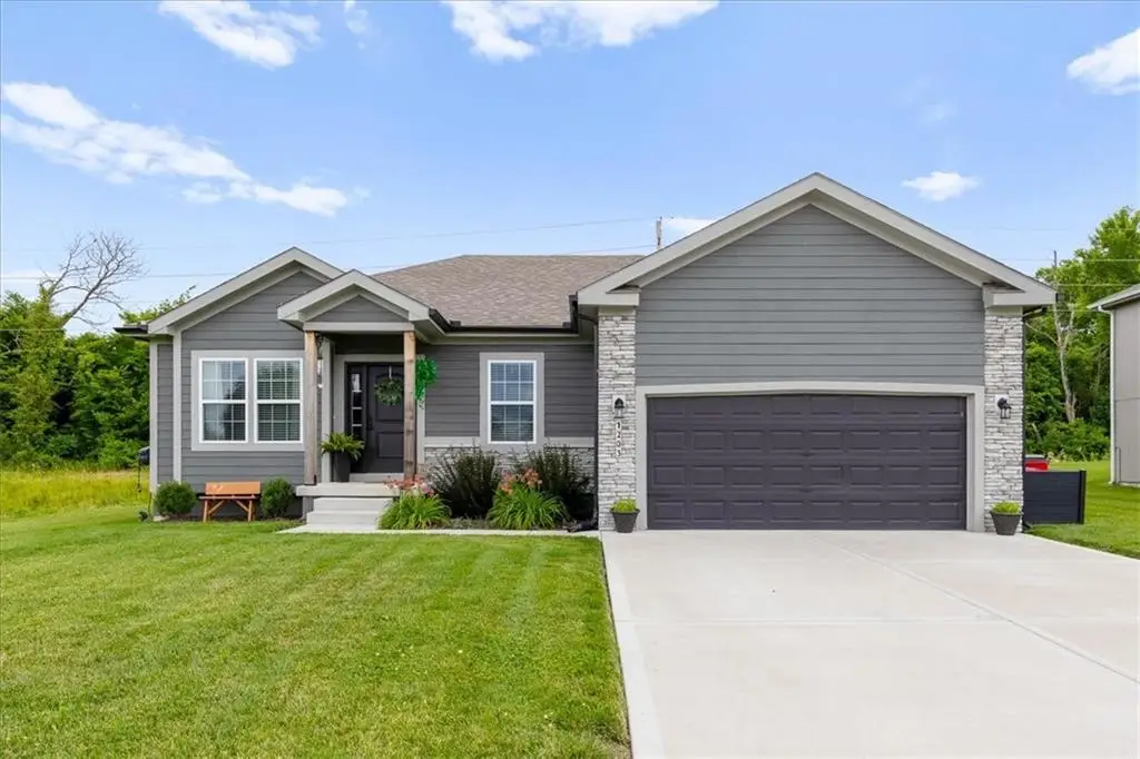 1203 SW Burns Circle, Oak Grove, MO 64075 - #1