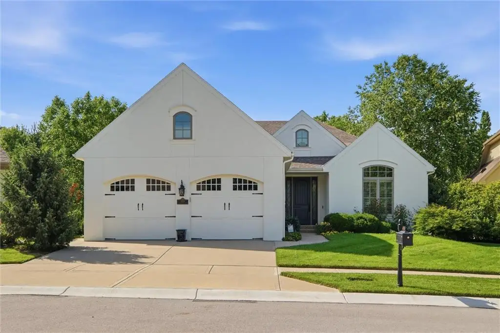 8430 N Donnelly Court, Kansas City, MO 64157 - #1