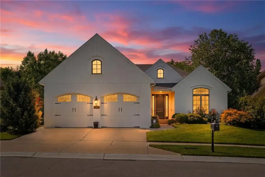 8430 N Donnelly Court, Kansas City, MO 64157 - #2