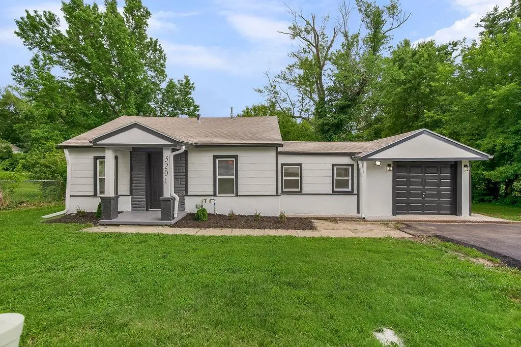 5201 NE 45th Terrace, Kansas City, MO 64117 - #1