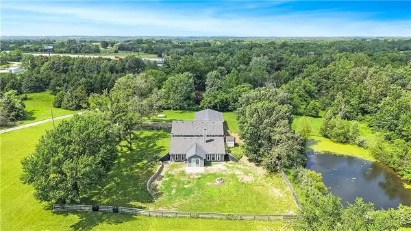 5318 S Stillhouse Road, Oak Grove, MO 64075