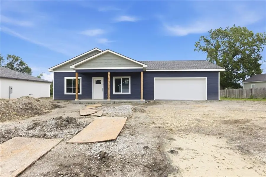 914 5th Street Terrace, Osawatomie, KS 66064 - #3