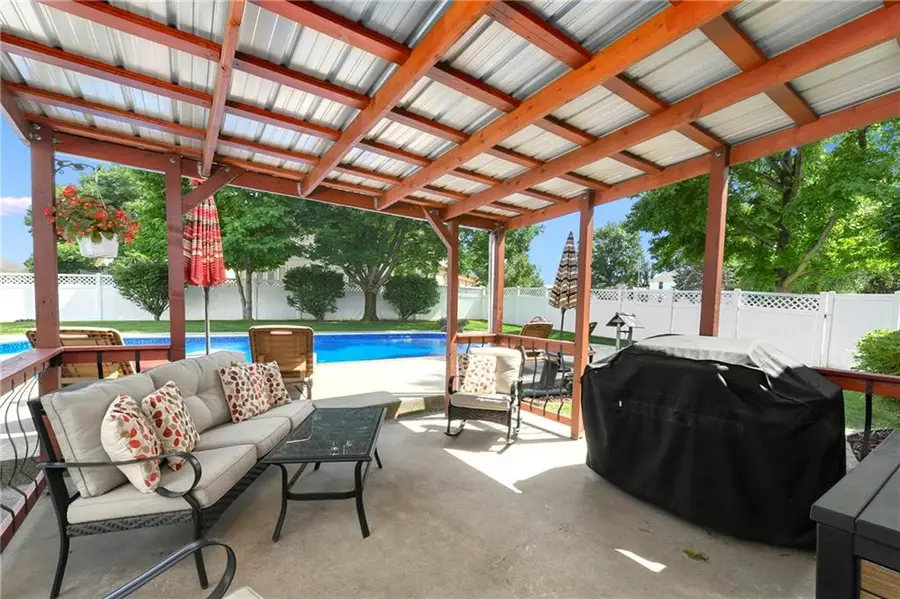 3912 Manhattan Avenue, Blue Springs, MO 64015 - #3