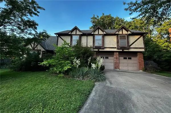 11651 Grant Drive, Overland Park, KS 66210