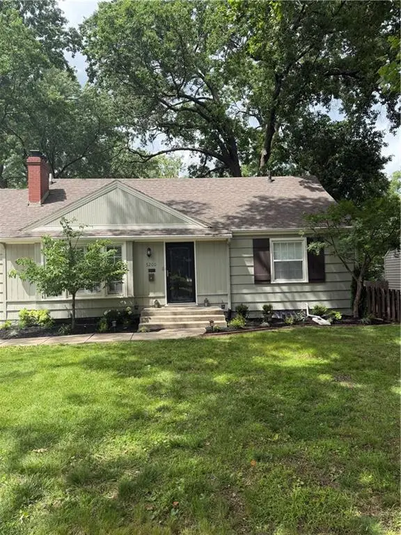 5200 W 72nd Street, Prairie Village, KS 66208 - #1