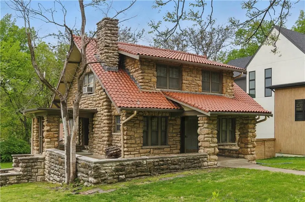 5334 Oak Street, Kansas City, MO 64112 - #1