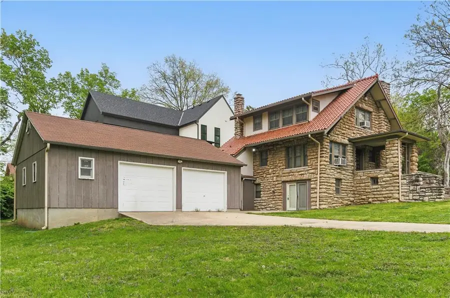 5334 Oak Street, Kansas City, MO 64112 - #3
