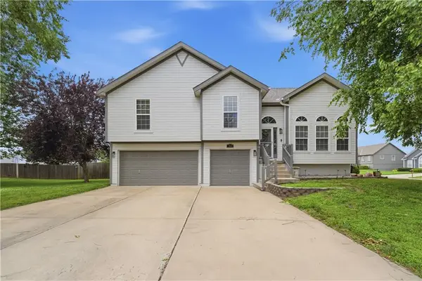 722 Saddle Peak Drive, Raymore, MO 64083
