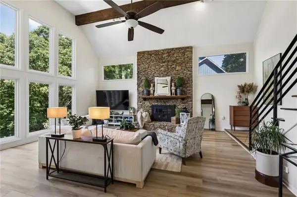 708 Lake Forest Drive, Bonner Springs, KS 66012