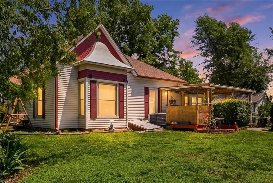 12472 Saline Road, Winchester, KS 66097 - #2