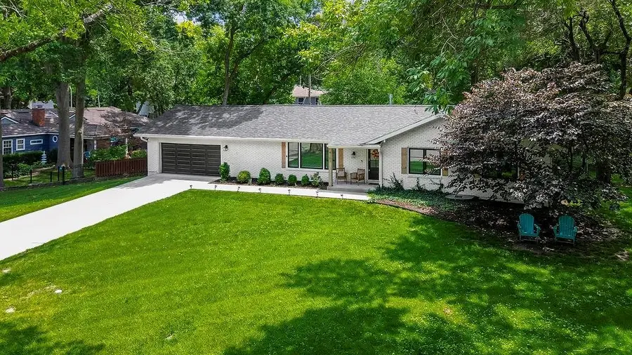 9101 Wenonga Road, Leawood, KS 66206 - #2