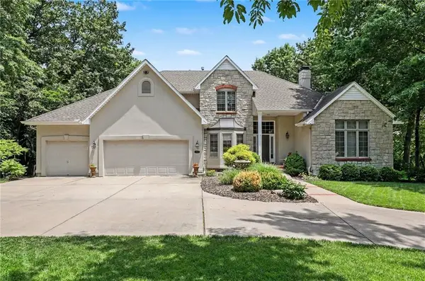 1915 NW Wildwood Court, Blue Springs, MO 64015