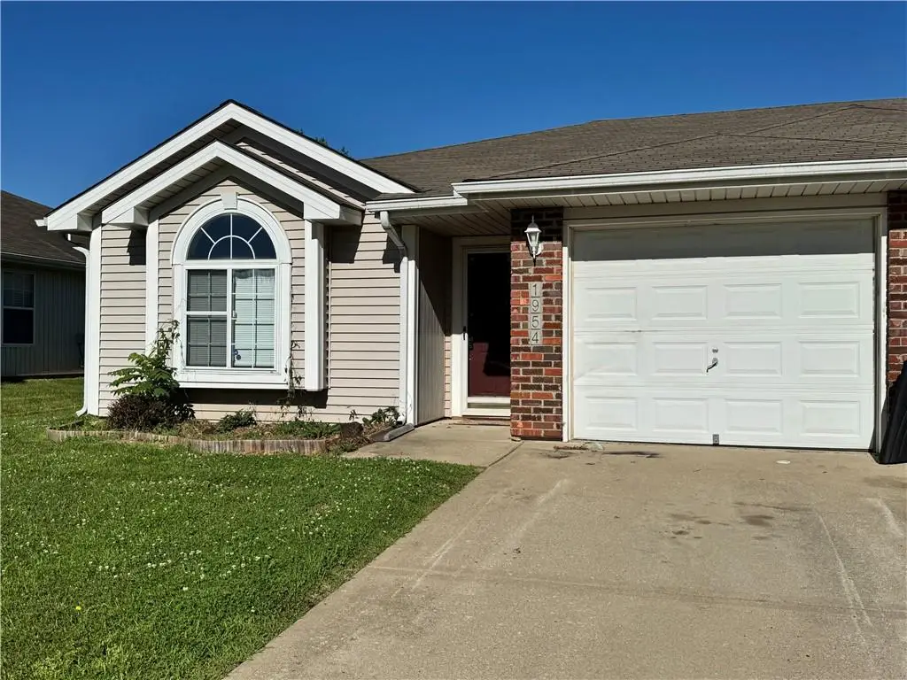 1952 S Powahatan Court, Independence, MO 64057 - #1