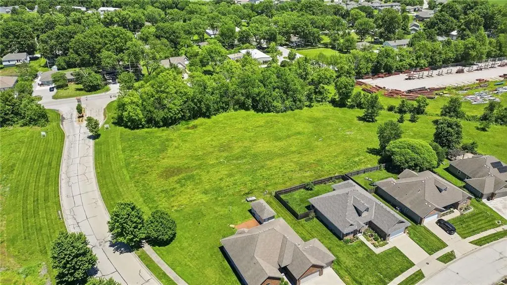 Tuscany Parkway, Peculiar, MO 64078 - #1