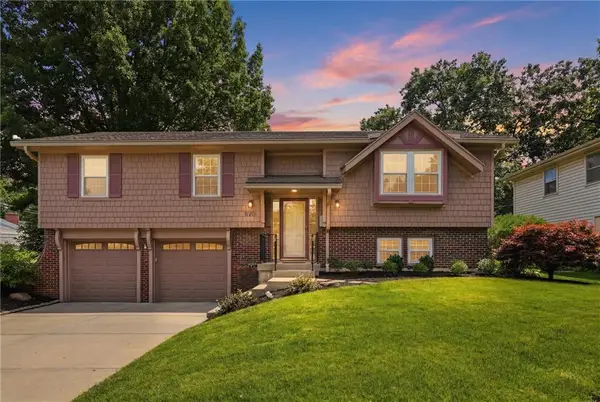 6301 W 73rd Terrace, Overland Park, KS 66204