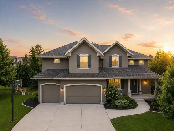 25205 W 97th Place, Lenexa, KS 66227