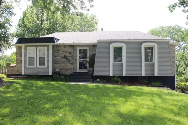 809 NW Arlington Place, Blue Springs, MO 64015
