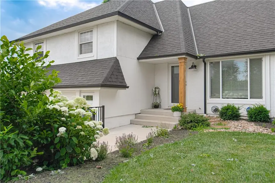 3705 W 213th Terrace, Bucyrus, KS 66013 - #2
