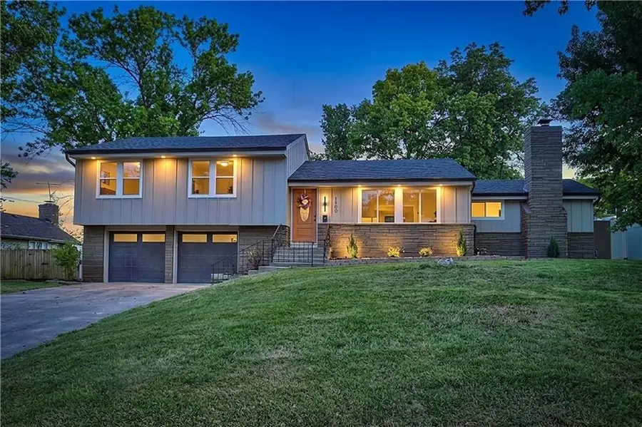 1100 W 89 Street, Kansas City, MO 64114 - #2