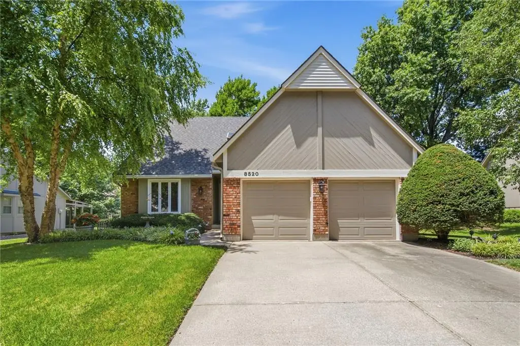 8520 Darnell Street, Lenexa, KS 66215 - #1